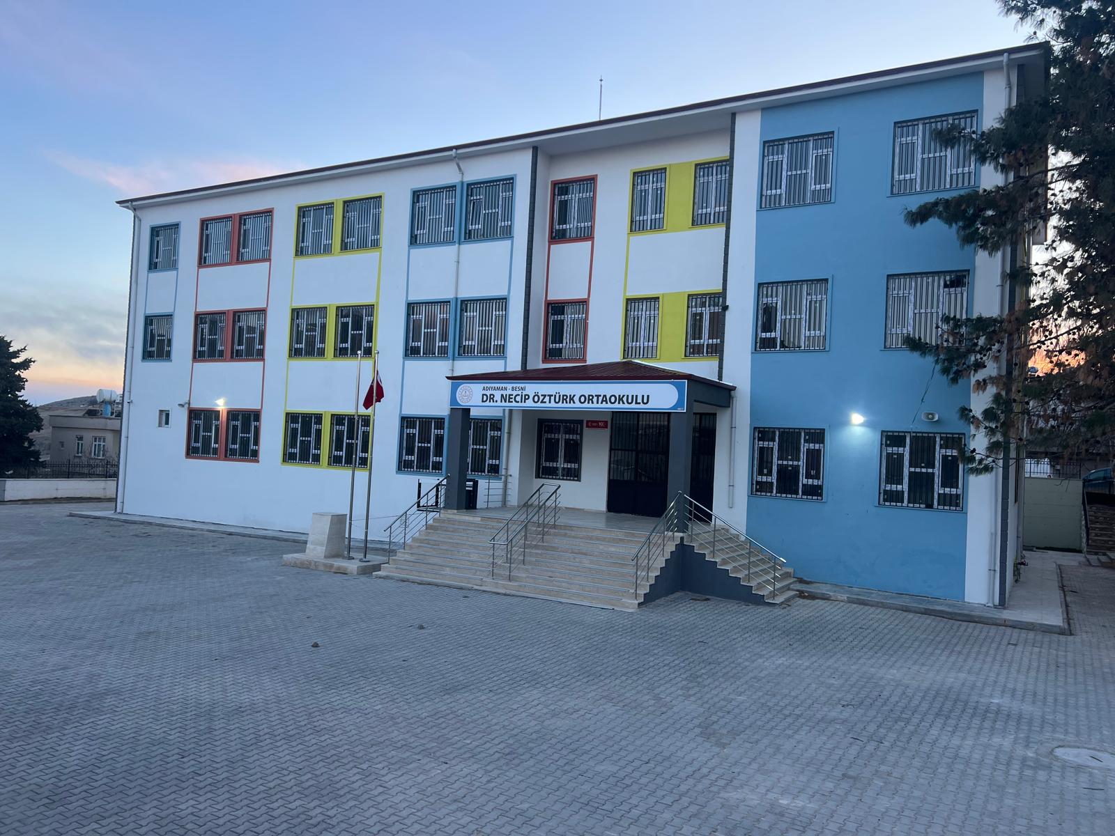 12 DERSLİK DR NECİP ÖZTÜRK ORTAOKULU